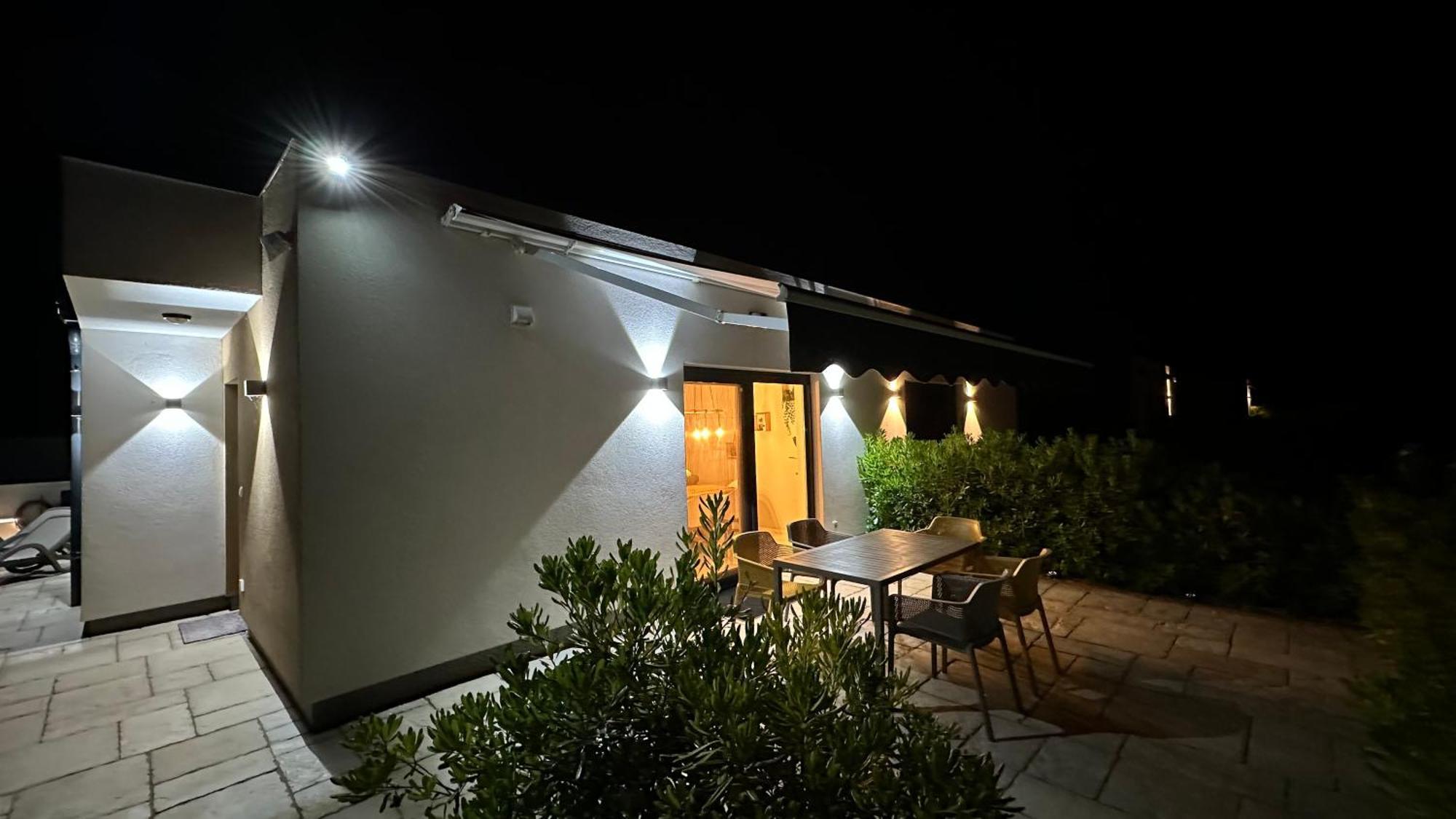 Poolhouse Flip Flop - Mit Privatem Pool Villa วีร์ ภายนอก รูปภาพ