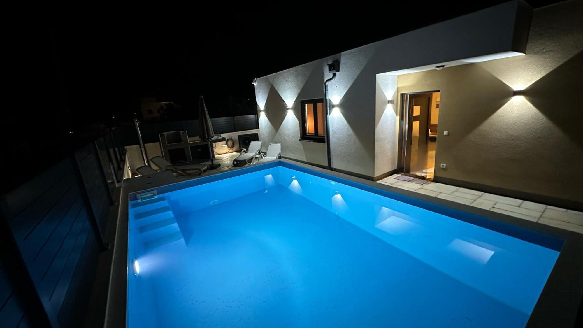 Poolhouse Flip Flop - Mit Privatem Pool Villa วีร์ ภายนอก รูปภาพ